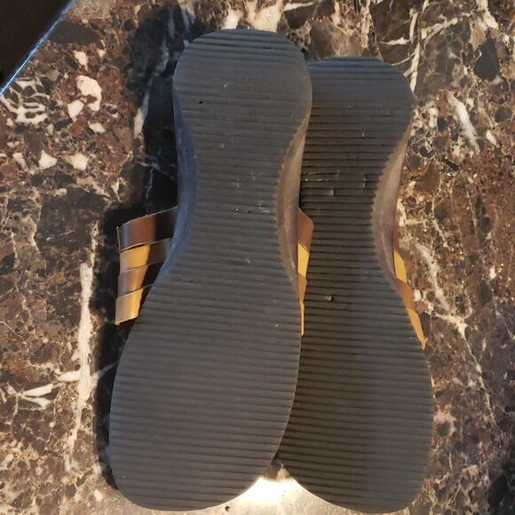 Expressions footwear for women size 10 in very good condition - Picture 2 of 4